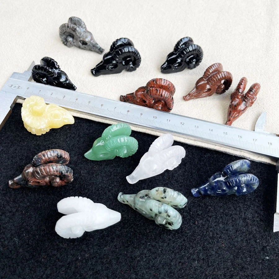 Customized Semi-precious Stone Crafts Unique Shape Quartz Skulls 3CM Crystal Sheep Horn Skulls