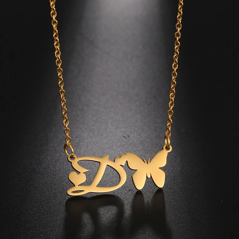 Позолоченное ожерелье PVD с подвесками в виде сердца бабочки и букв-несколько вариантов письма элегантный дизайн