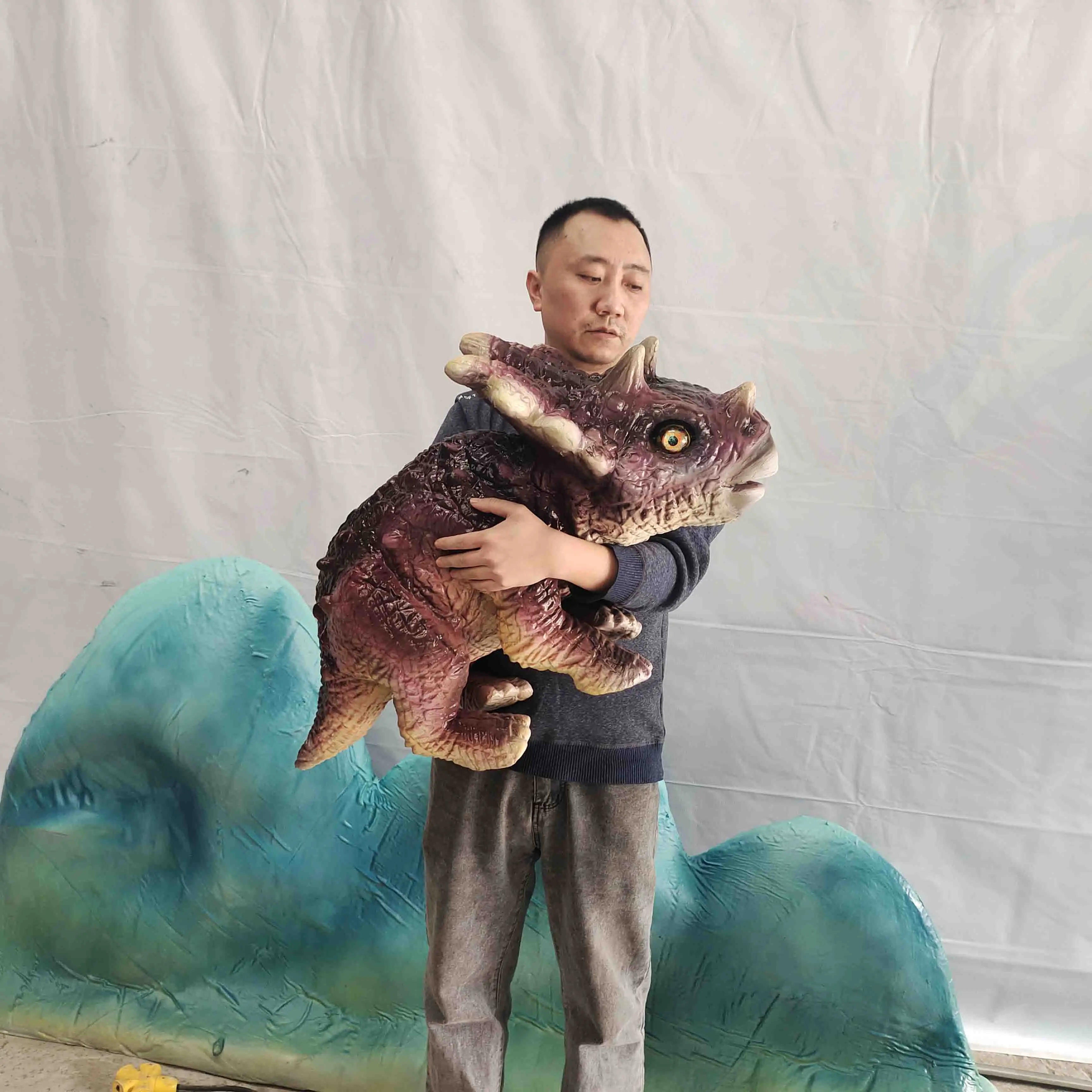 Realistic 3D Dinosaur Baby Small Animatronic Baby Dragon Puppet