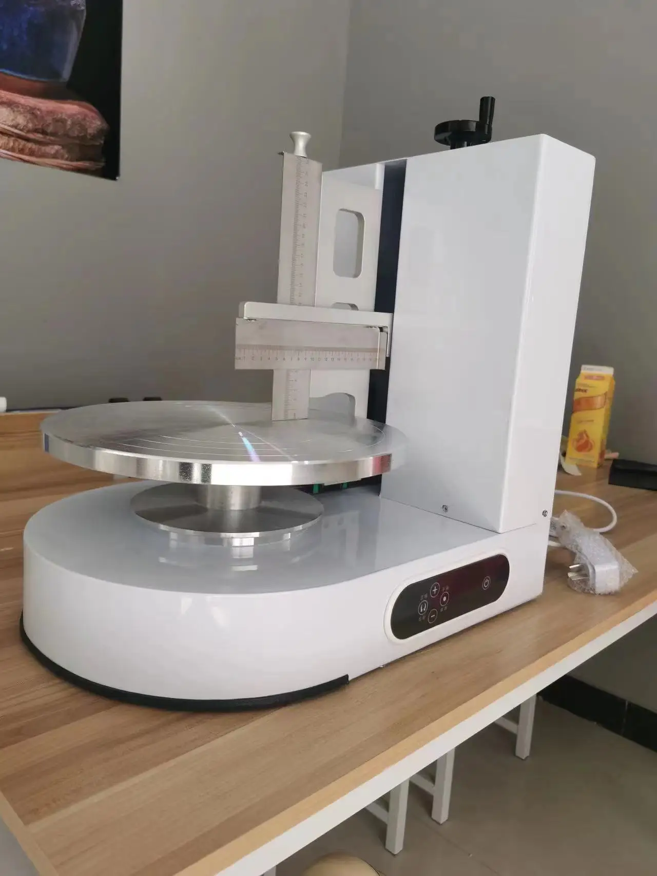 Durable automatic round cake cream plastering coating filling machine for sale cream fill machine for cake