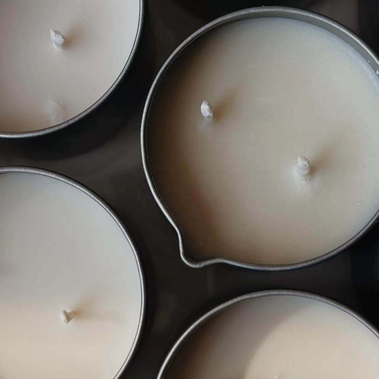 Wholesale Aromatic Shell Mini Body Soy Massage Essential Oil Candles with Spout