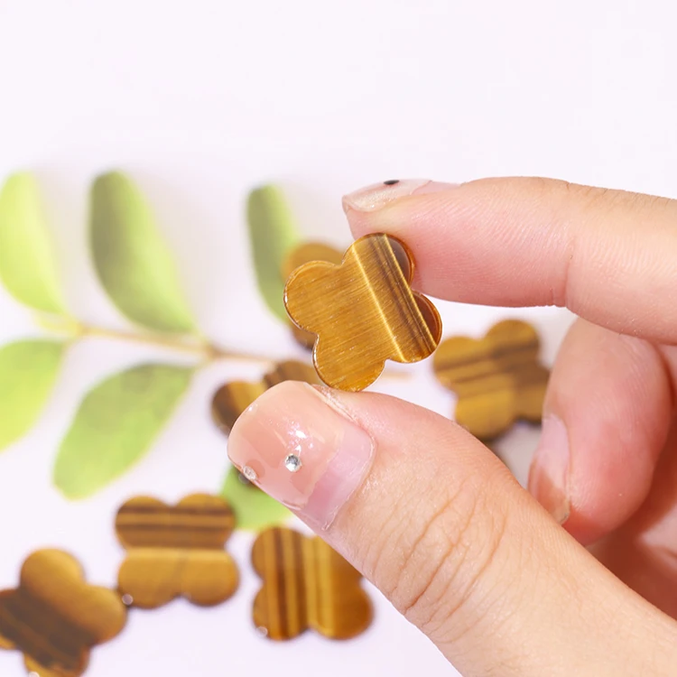 Hot Sale Natural Gemstone Tiger Eye Four Leaf Clover Stone Lucky Brown Tiger Eye For Bracelet Jewelry