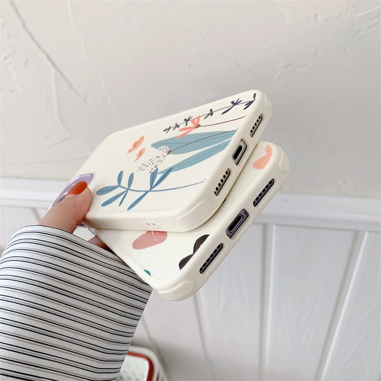 2022 Dropshipping New Aesthetic Love Heart Floral Cover Soft Shockproof Silicone Phone Case Girl For iPhone 13