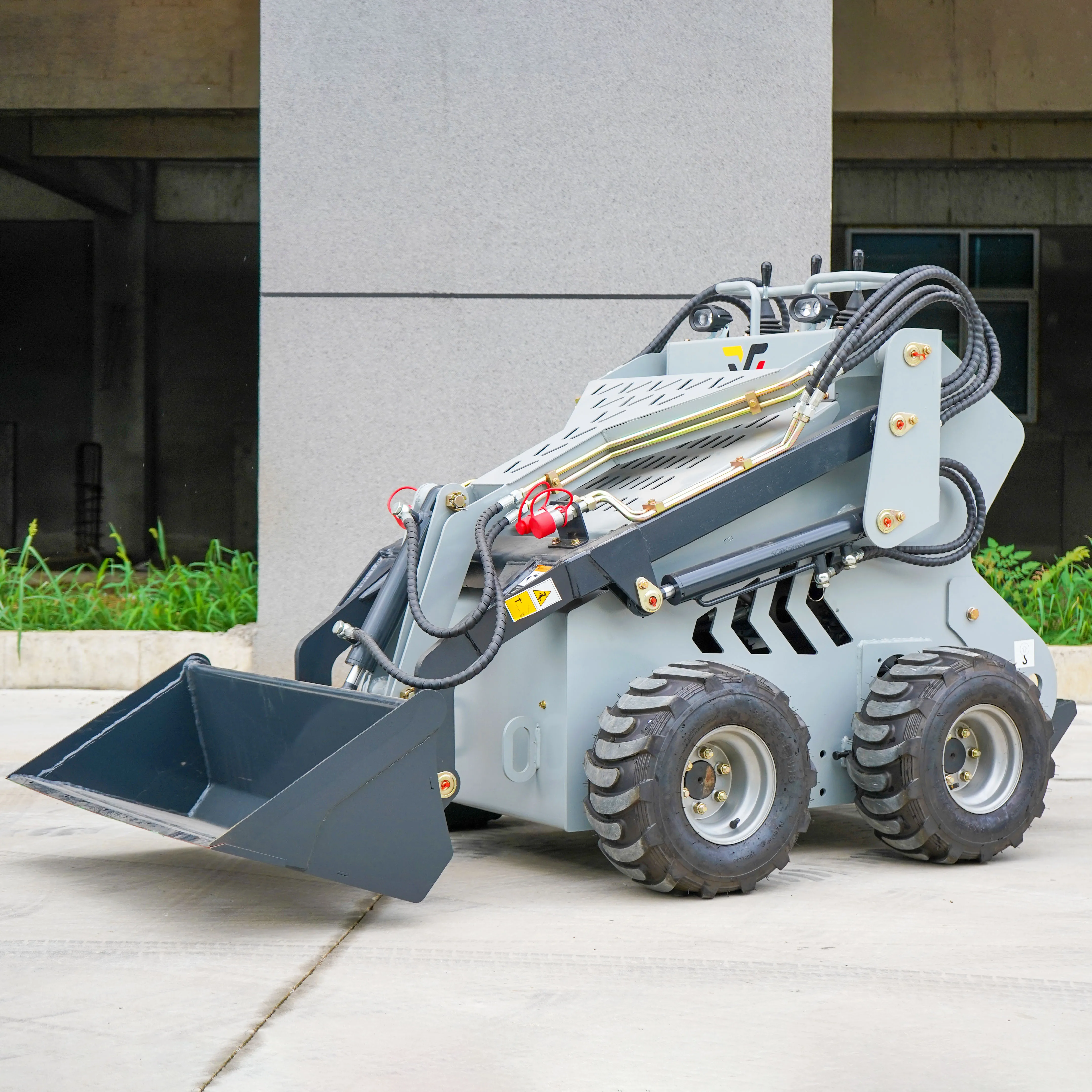 Cheap New Small Multi-Function  Mini Small Garden Loader Track Mini Skid Steer Loader