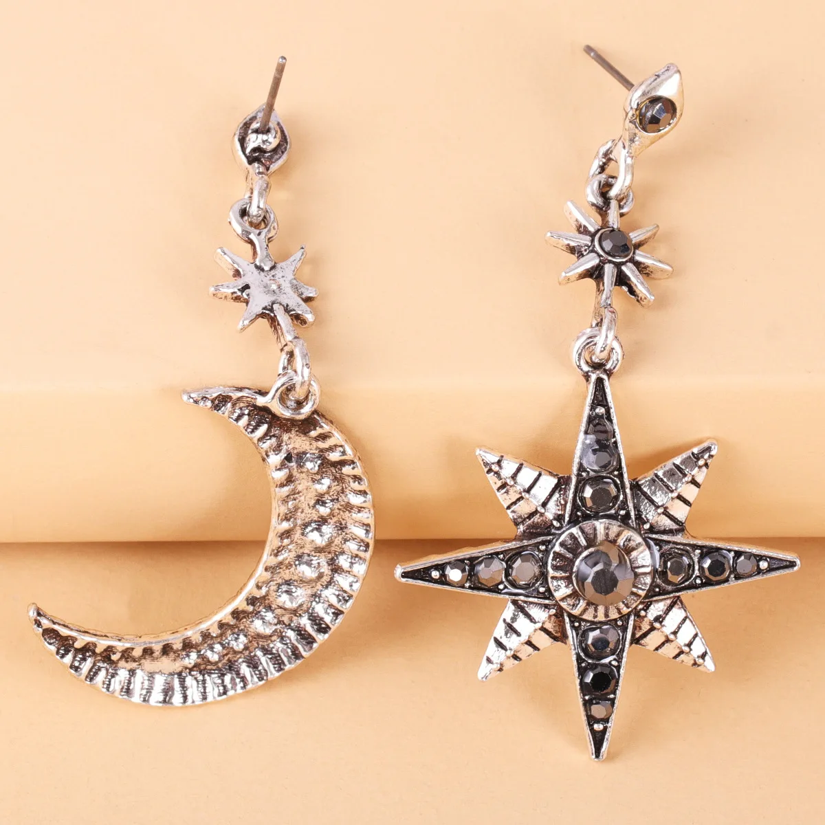 Женские асимметричные серьги-гвоздики винтажные золотистые/Серебристые серьги в античном стиле с Луной и звездой стразами модные