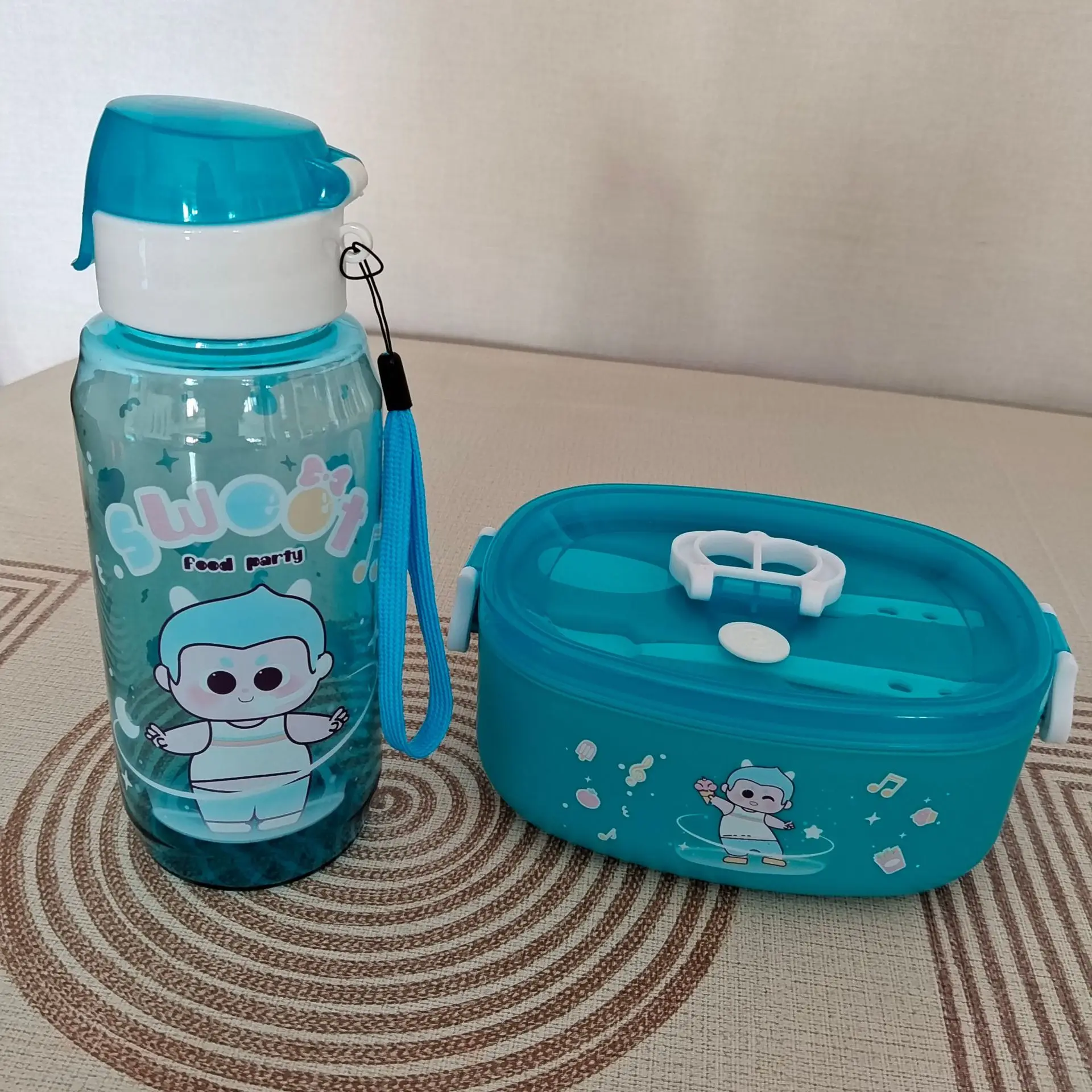2023 new design oval shape cute children plastic school lunch box sets for kids with water bottle