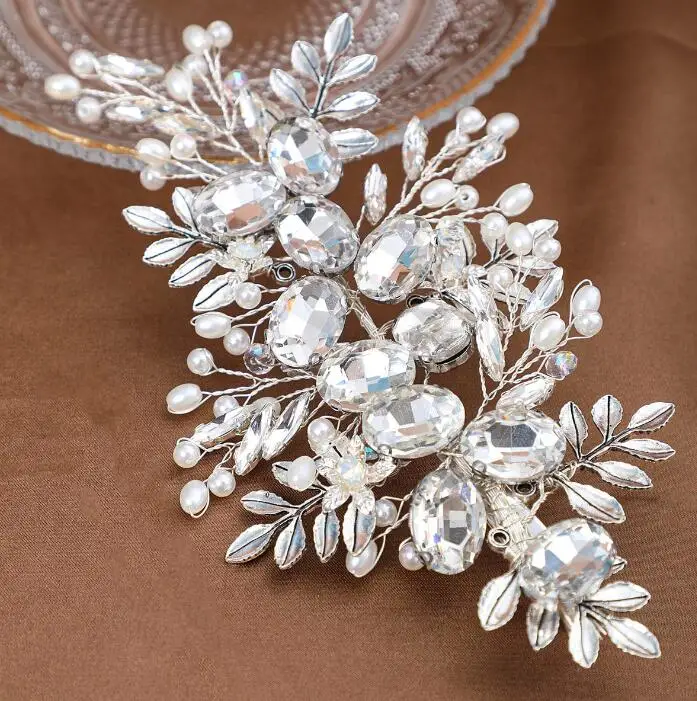 korean crystal brooch