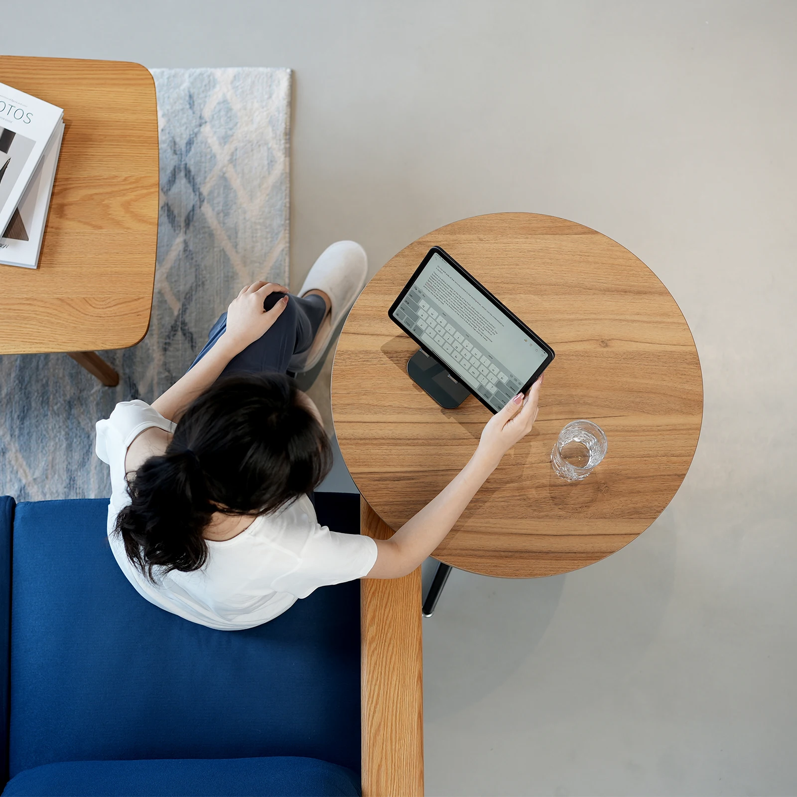 High Quality Sit And Stand Height Adjustable Gas Lifting Table Living Room Pneumatic Computer Desk and coffee table With Wheels