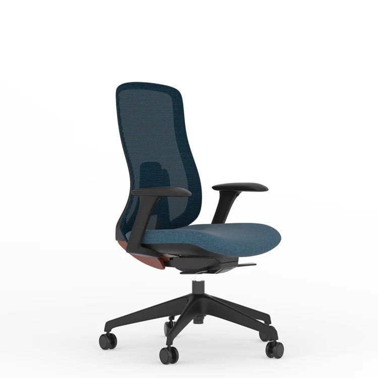 Эргономичный офисный стул руководителя со средней спинкой