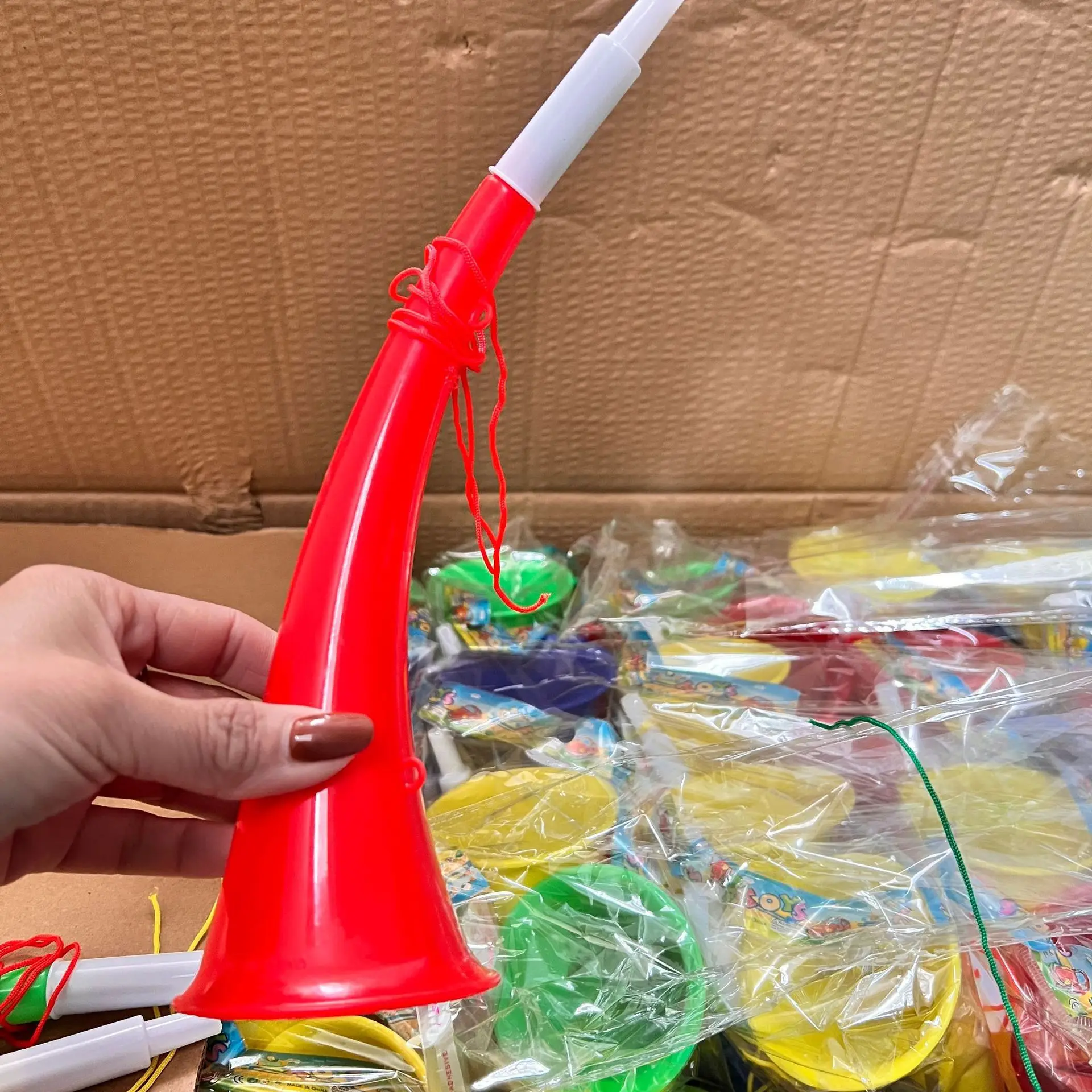 Promotional Cheap Price Colorful Advertising Bulk Curved Loud Football Fan Horn Plastic Vuvuzela with Custom Logo