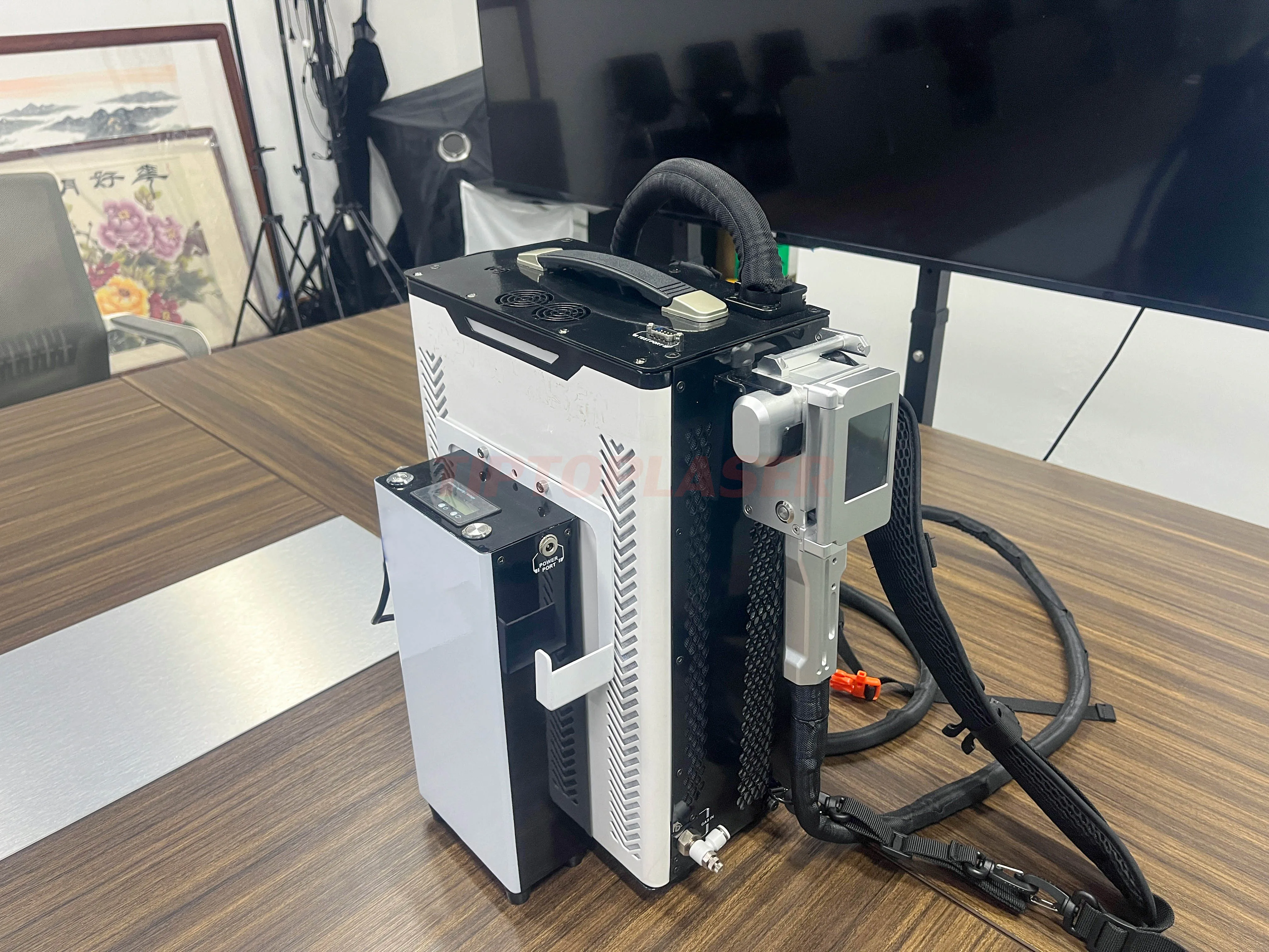 New!Outdoor Backpack Removable Battery Laser Cleaning Machine for Metal Laser Cleaner for Rust Paint Oil Removal 200W300W