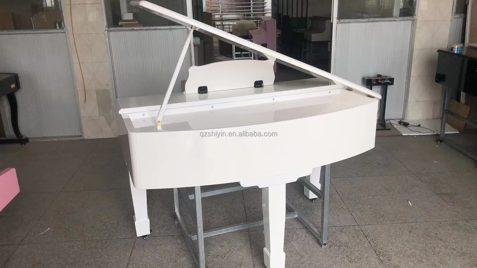 Length 90 cm best sense a very European loudspeaker Grand piano