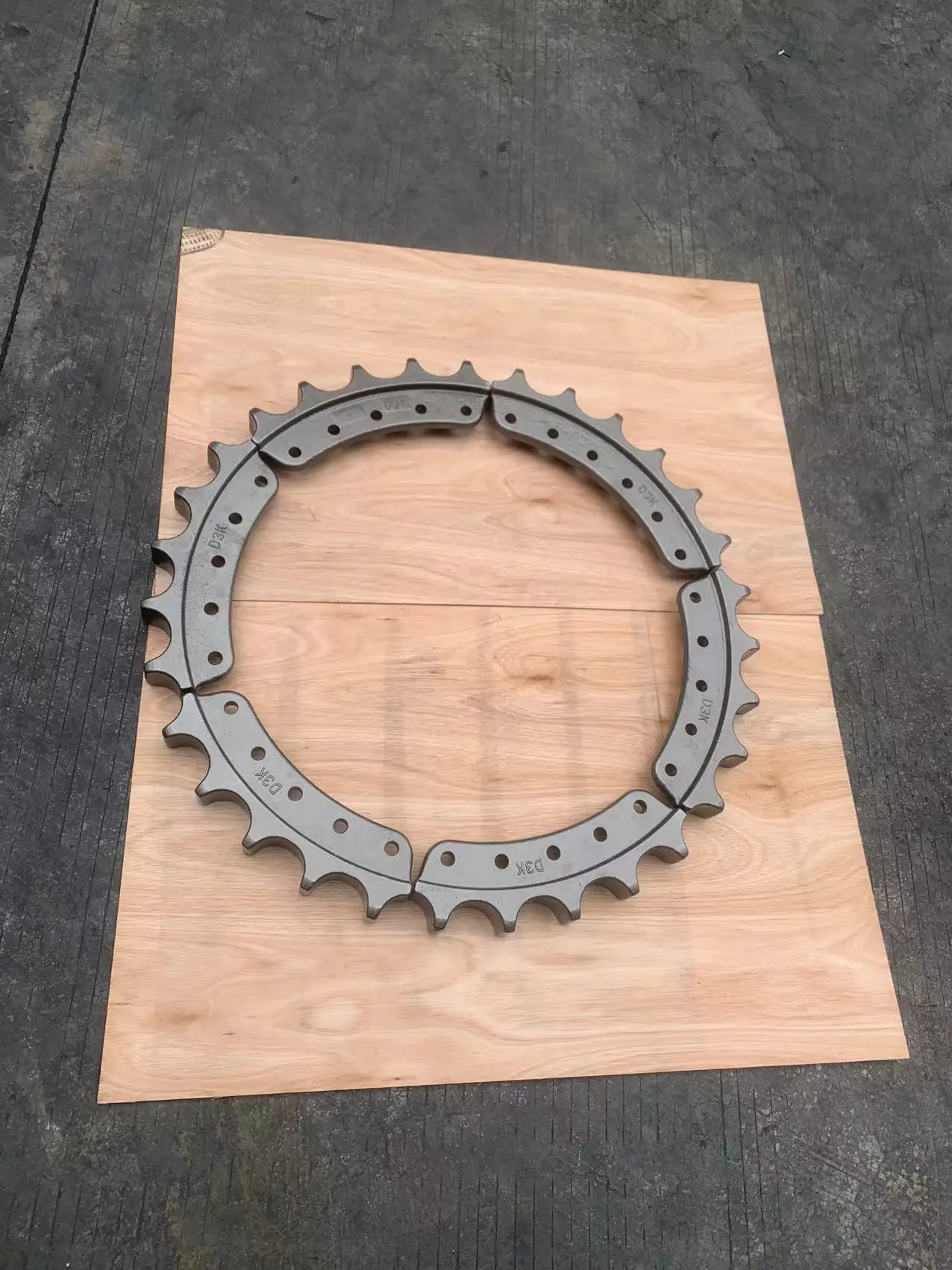 SW SD22 D85 Segment Sprocket for bulldozer