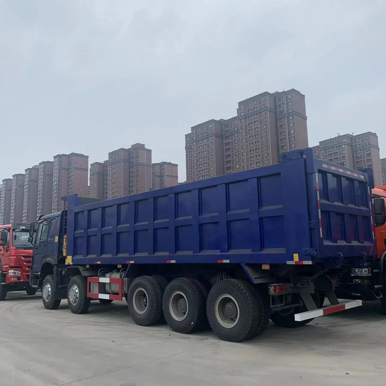 Best Price Condition Factory Original price Sinotruck Howo 14 Wheeler 10X6 Dump Tipper Truck
