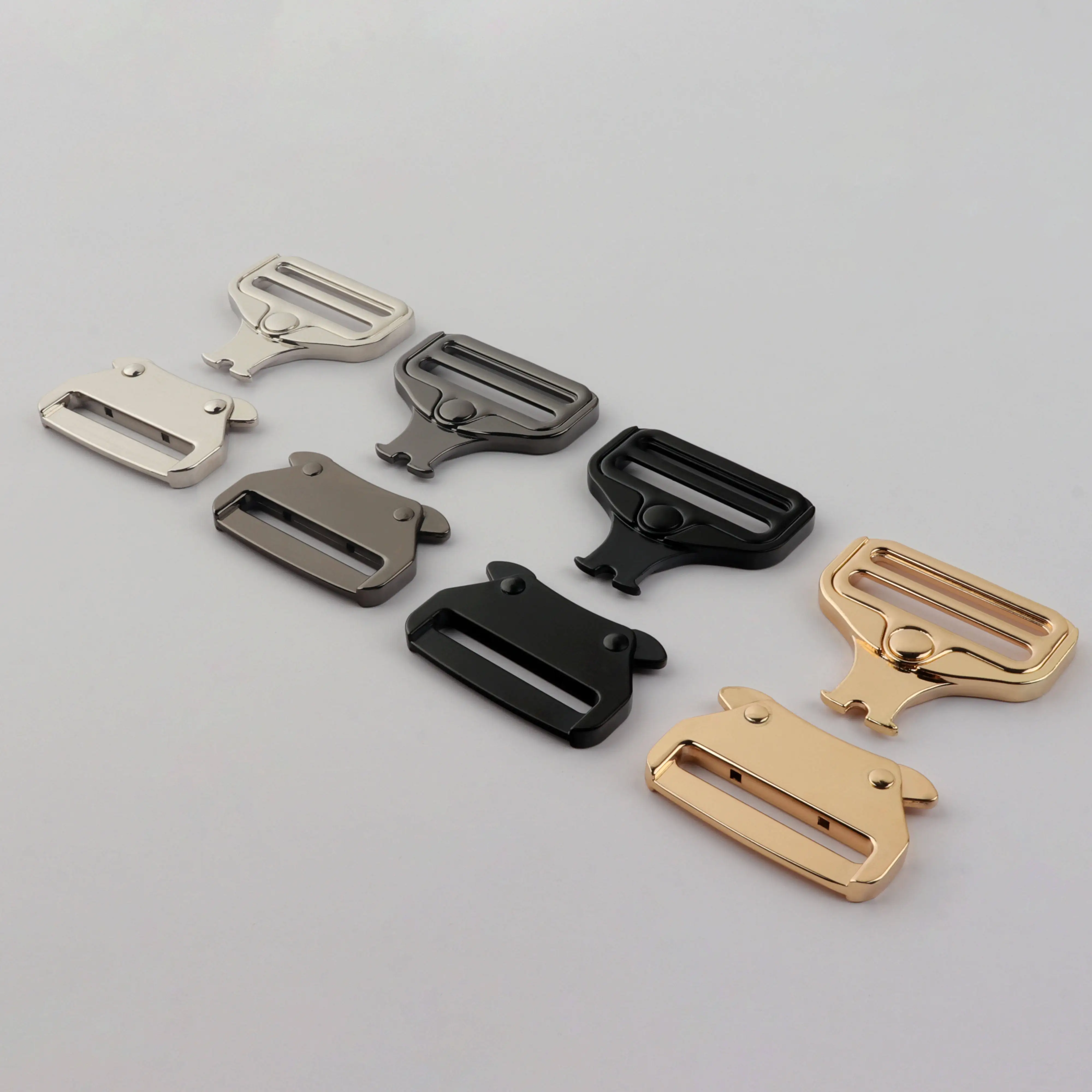 Metal new buckle manufacturer wholesale zinc alloy 38mm50mm various sizes customized Cobra buckle