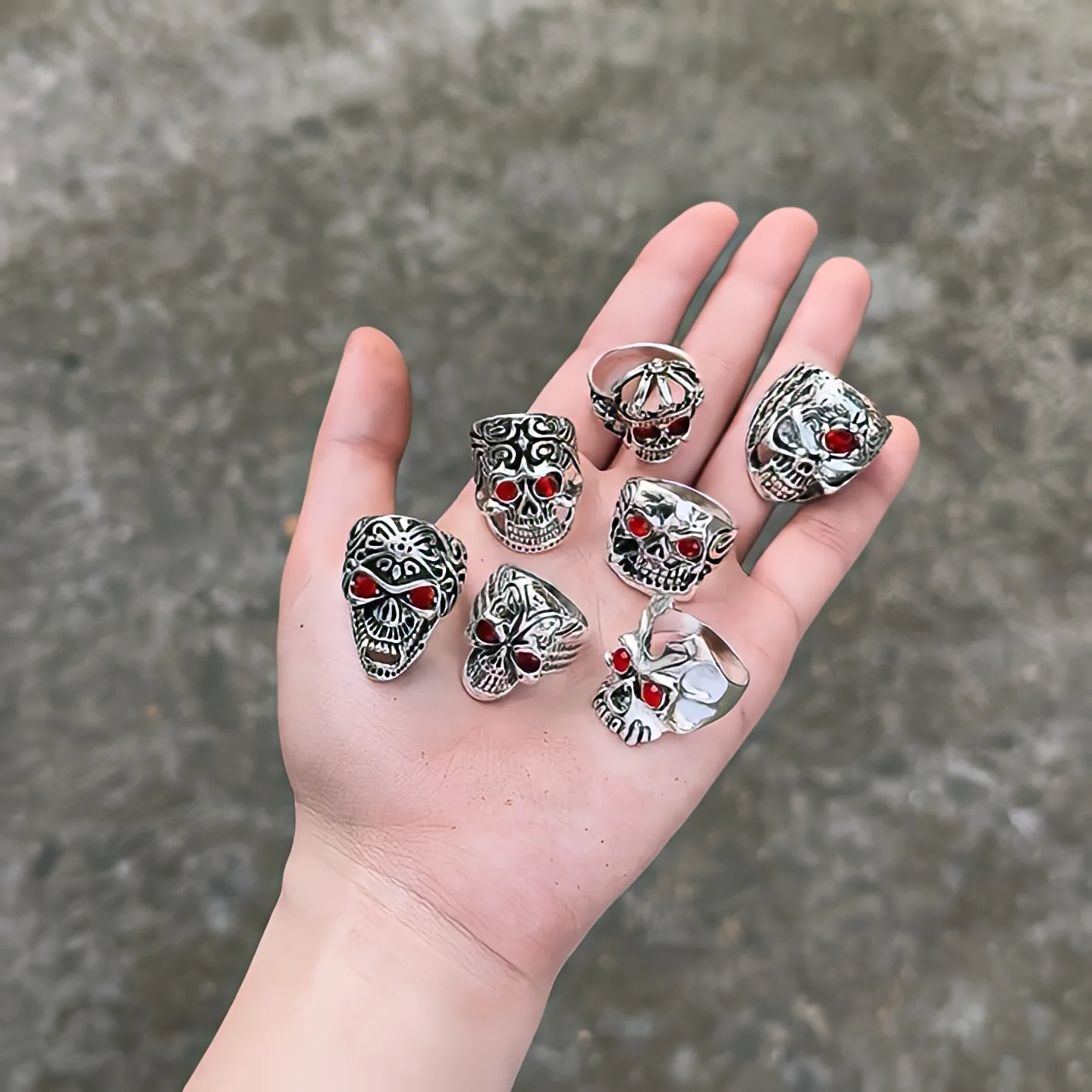 European American Inlay Diamond Ring Gothic Red Eye Skull Ring Antique Silver Plated Rings for Men Vintage