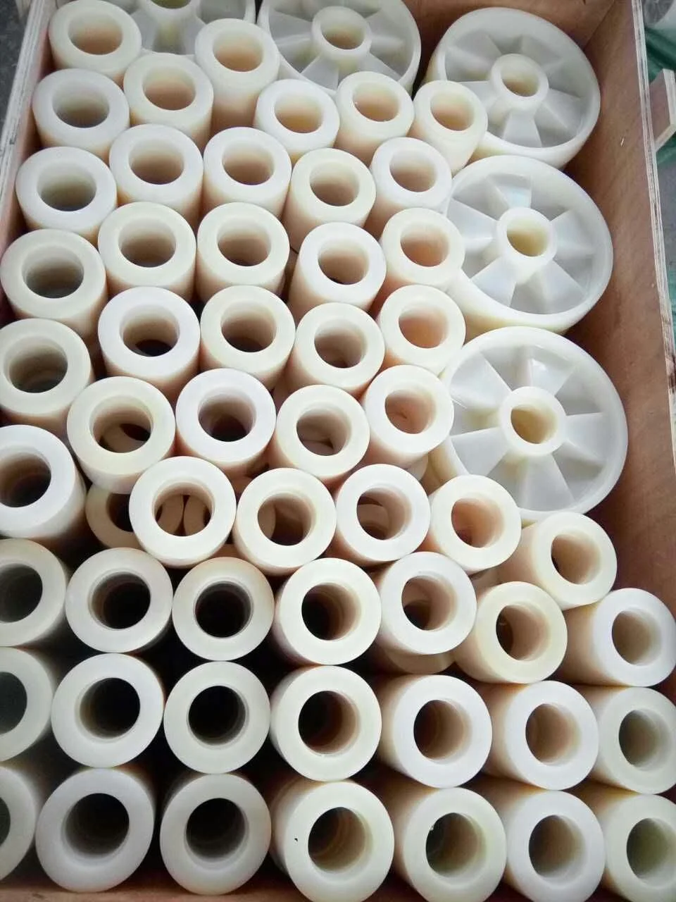 Factory Price High Load Capacity Wear- resistant Plastic Casting Nylon Caster Wheels