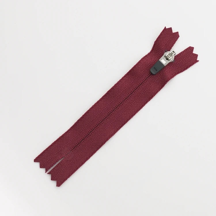 nylon zipper with rubber puller for sports clothes