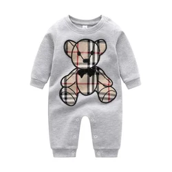 Well-designed top quality safe and reliable newborn baby clothes sets
