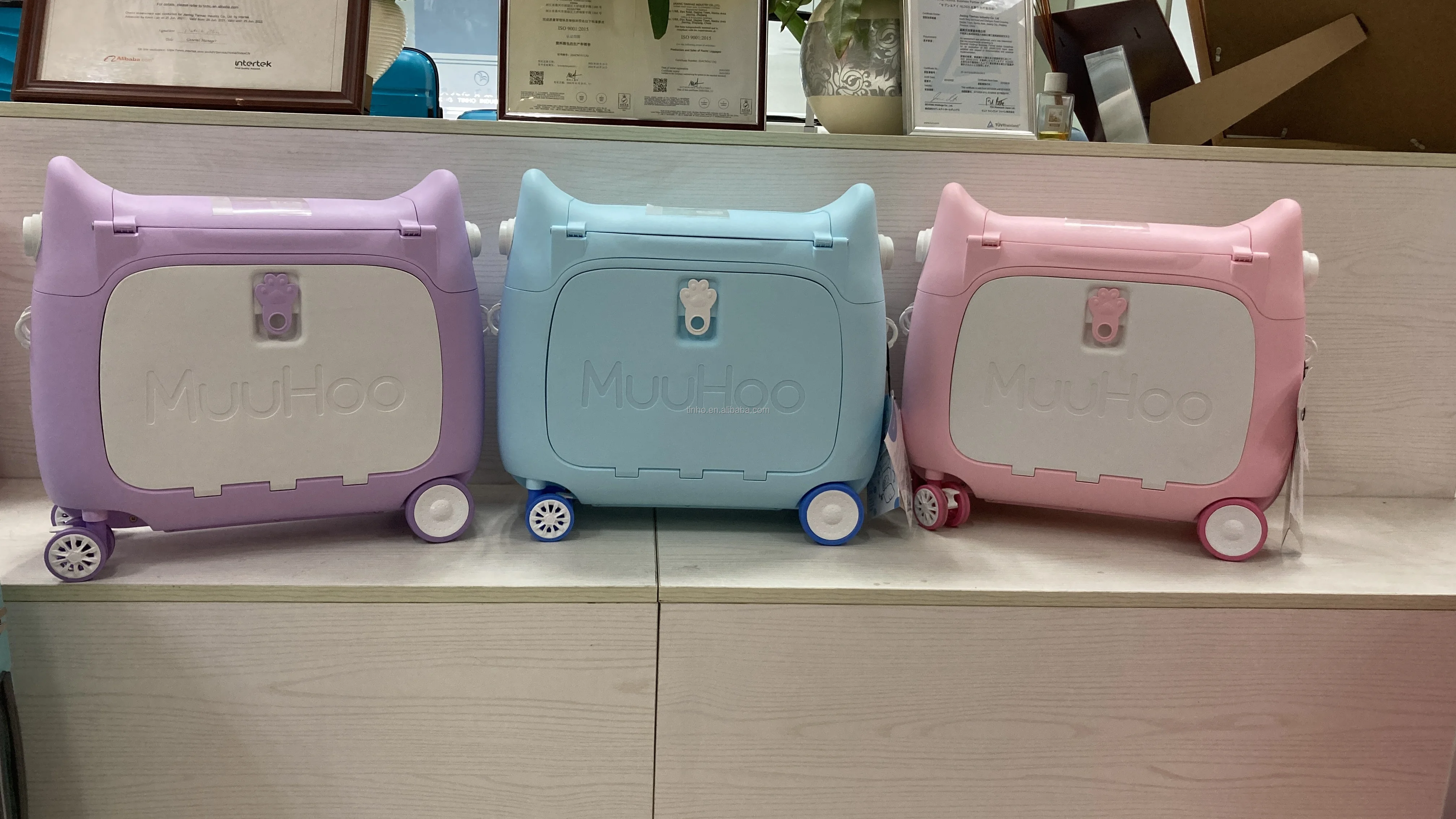 OEM/ODM 20 inch customized logo toddle children carry on suitcase cute 3D scooter luggage portable kids luggage bag