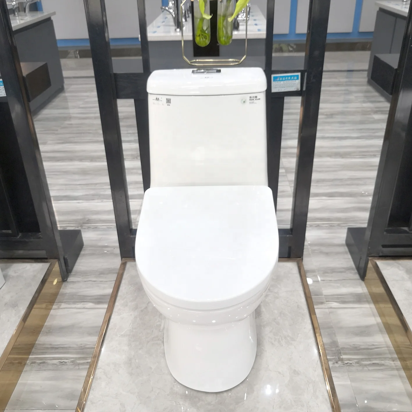 
High Quality Bathroom Modern Design White Ceramic One-piece S-trap Dual-Flush Toilet WC Incinerator Toilet 