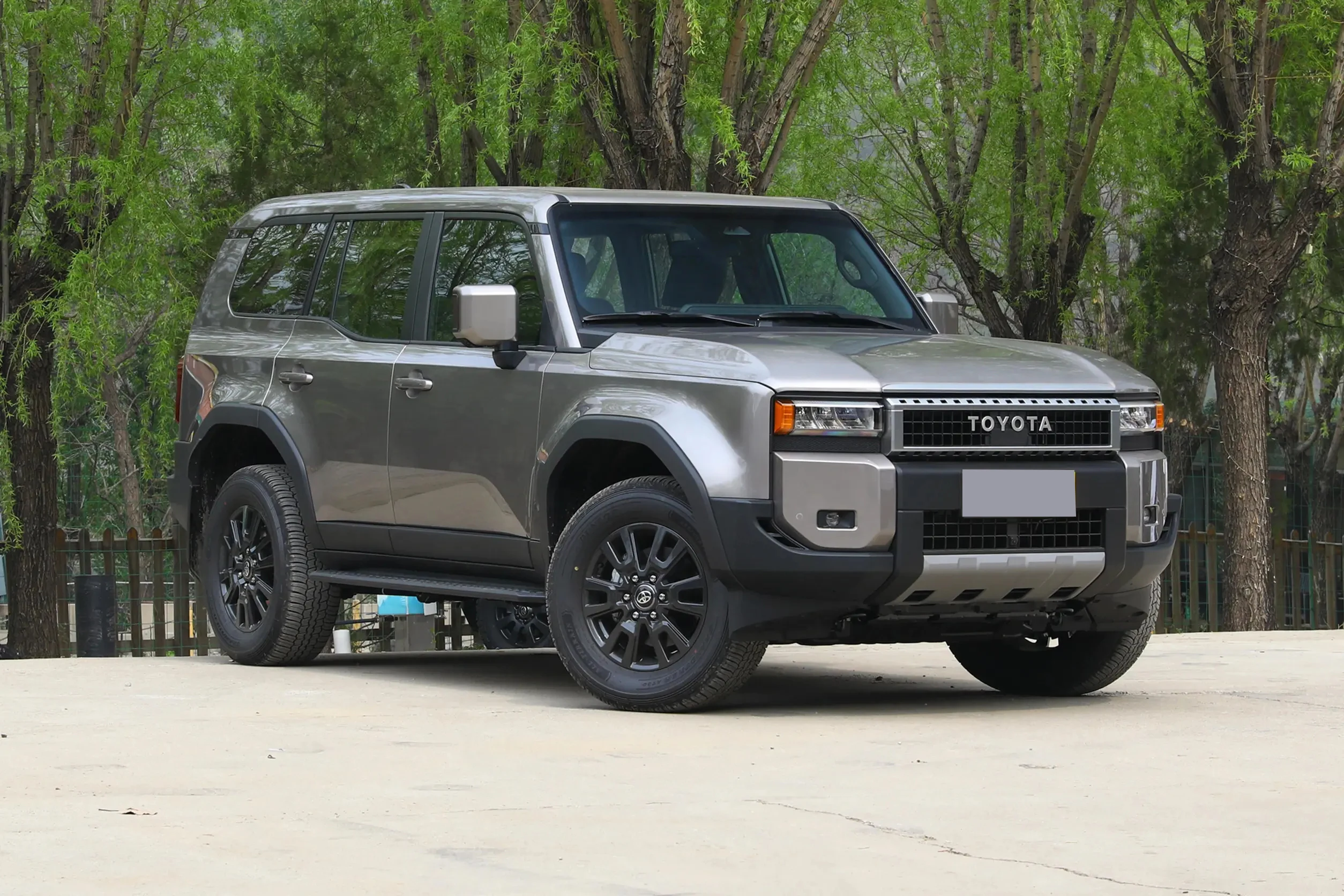 2024 Новый Toyota P LC300 внедорожник большой дизельный автоматический AWD кожаные сиденья R18 шина панорамный люк на крыше левое рулевое управление сделано в Китае