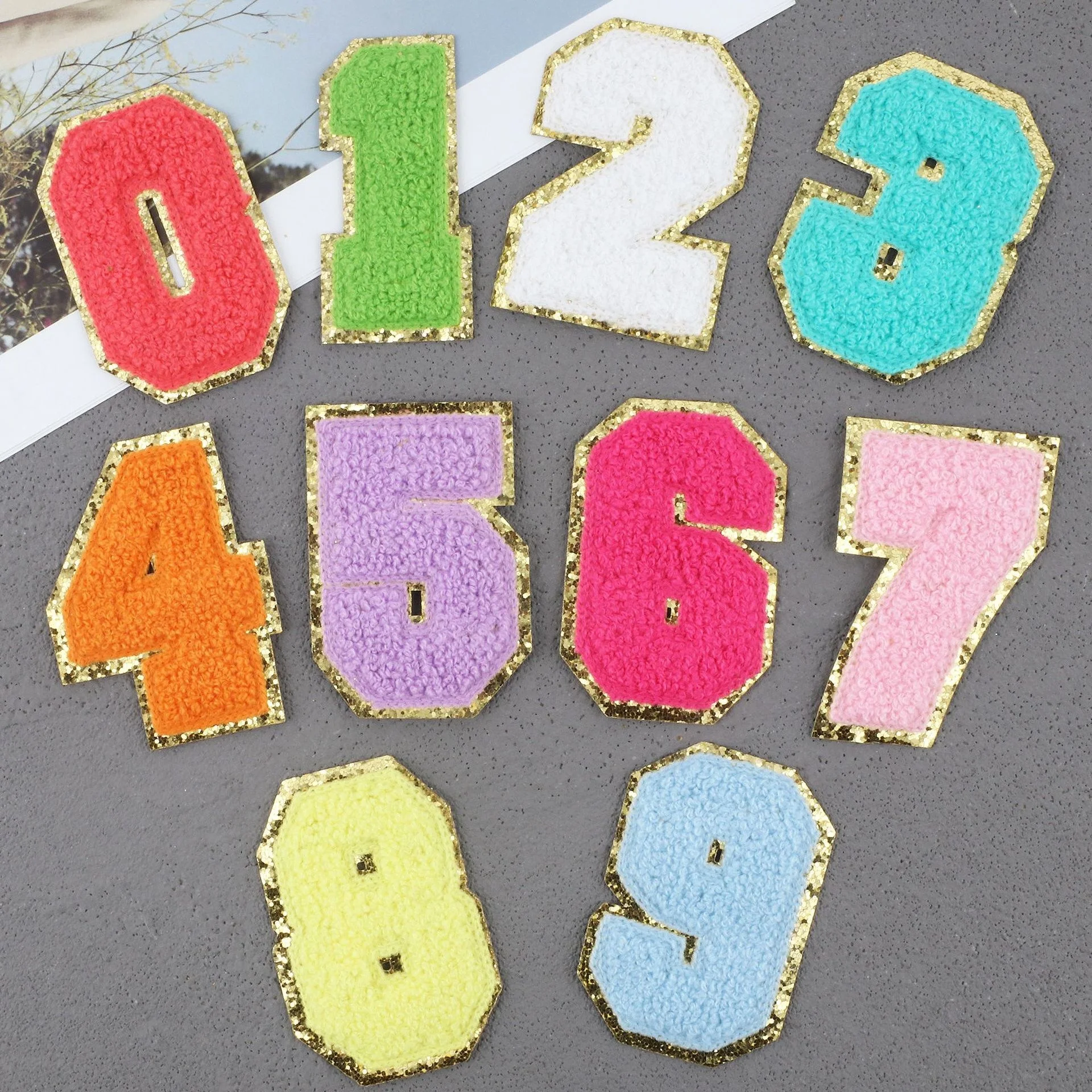 On Letters A-Z Glitters Patches Gold Shenglan Iron Plastic Chenille Resin Picture Combination Sequins Embroidered 50pcs 8cm