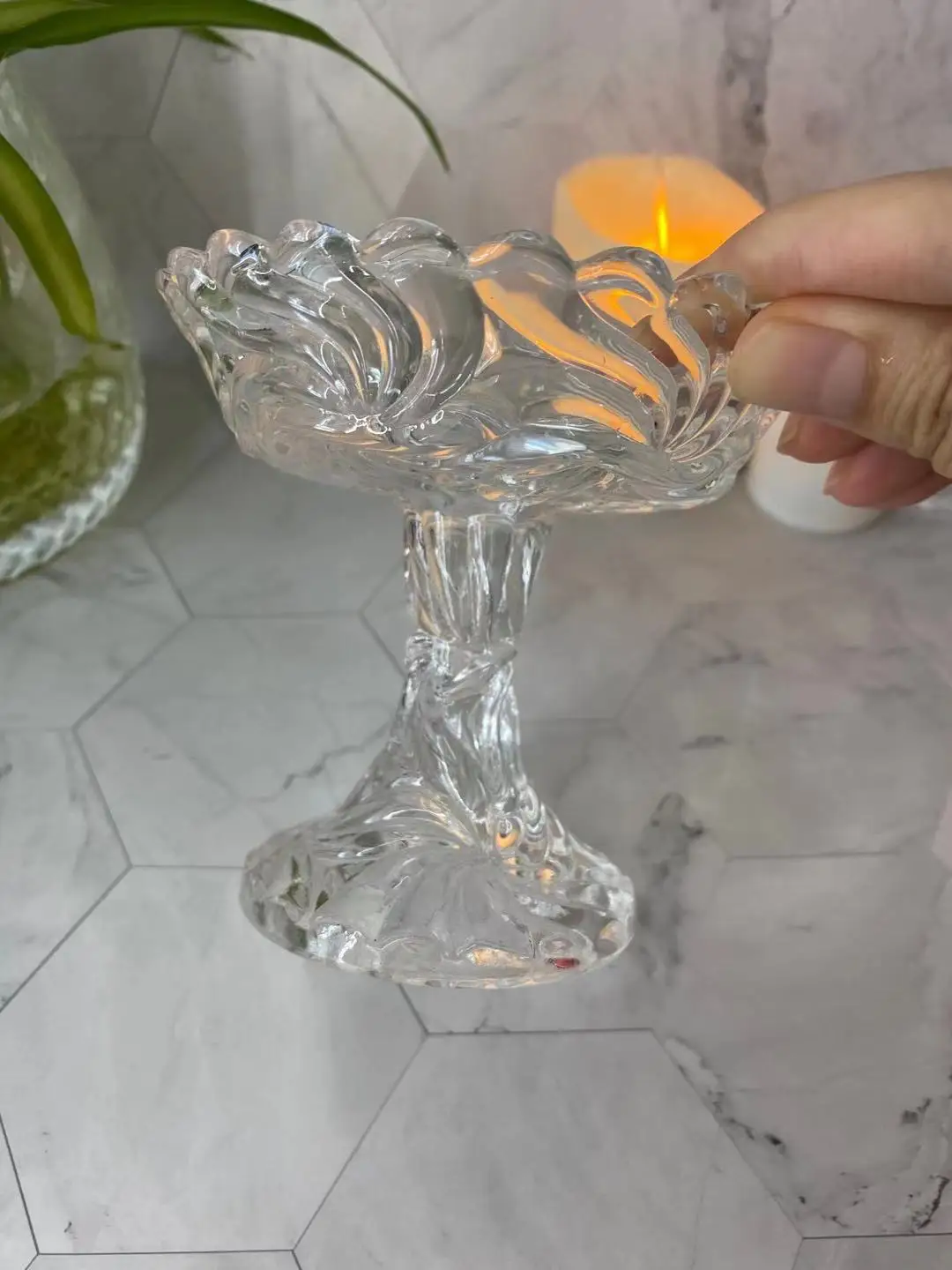 
Wholesale new glass embossing small candy plate snacks plate for kitchen and restaurant 