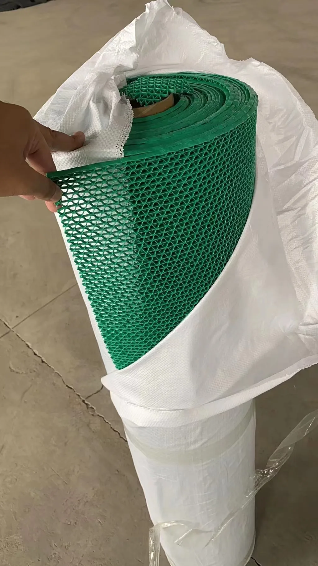 cheap price PVC S Mat Waterproof Swimming Floor Anti-Slip Mat in Rolls