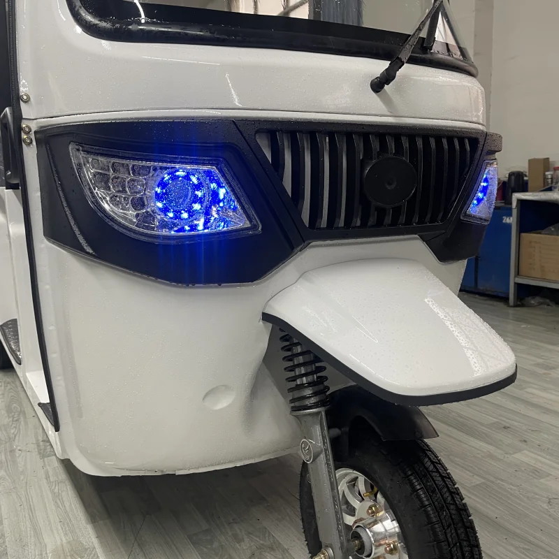 Electric Tuk Tuk Auto E Rickshaw Eco-friendly Three Wheel Electric Tricycle Passenger Electric Tricycle