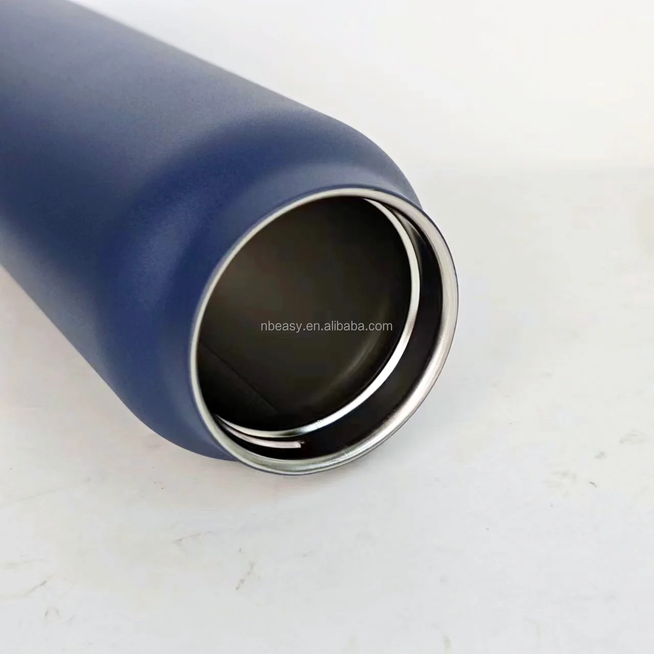 New style low MOQ high quality 24oz Stainless Steel Insulated magnetic lid water bottle