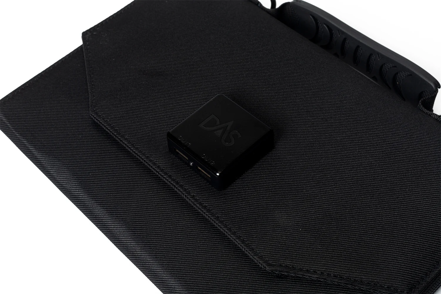 DAS Approval Portable 30W Power Supply High Capacity Solar Charger ETFE  Mono Silicon 156mm Foldable Solar Panels