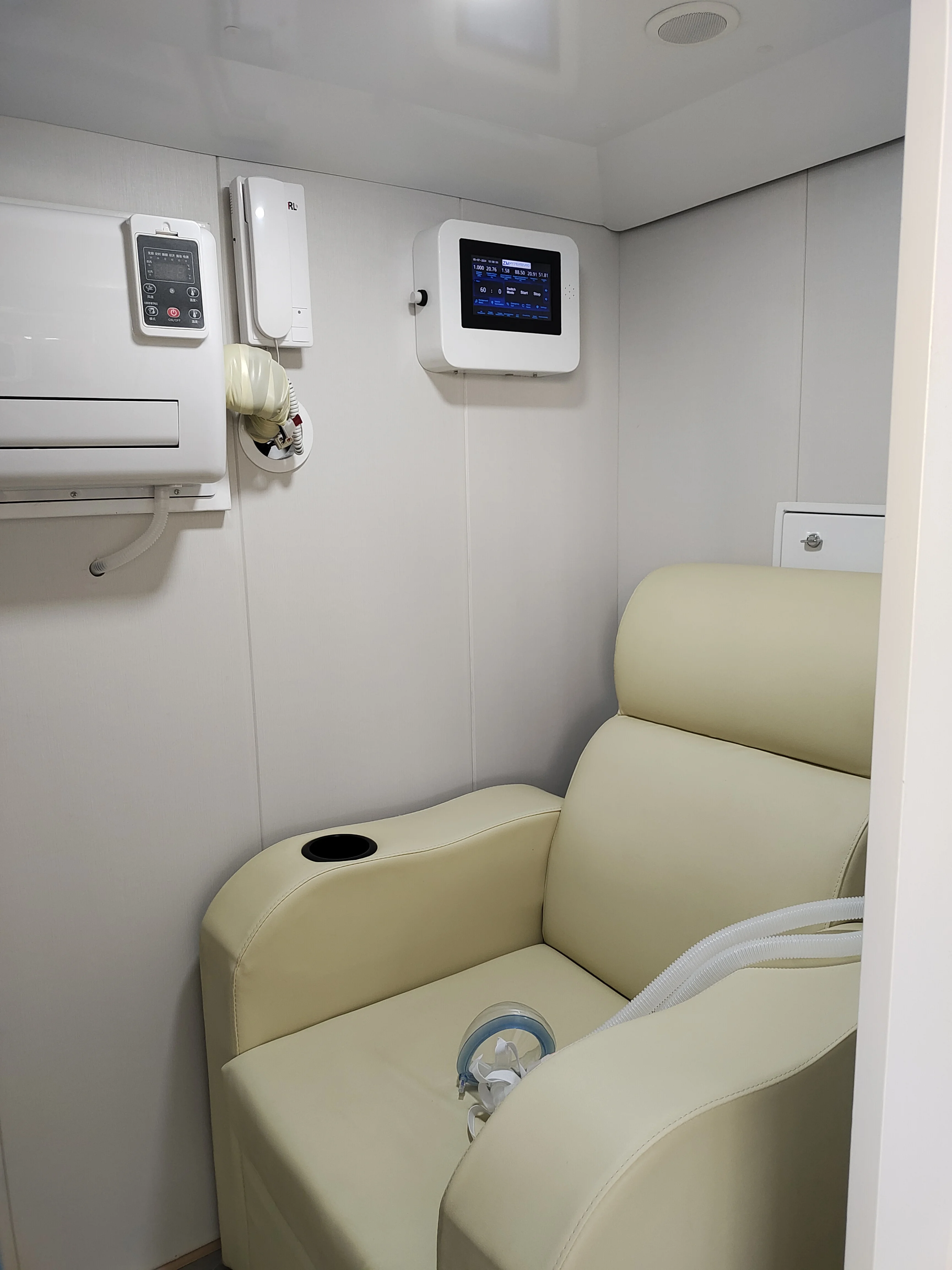 2.0ATA Hard Shell Double Seats Hyperbaric Chamber With Camera Hyperbaric Chamber