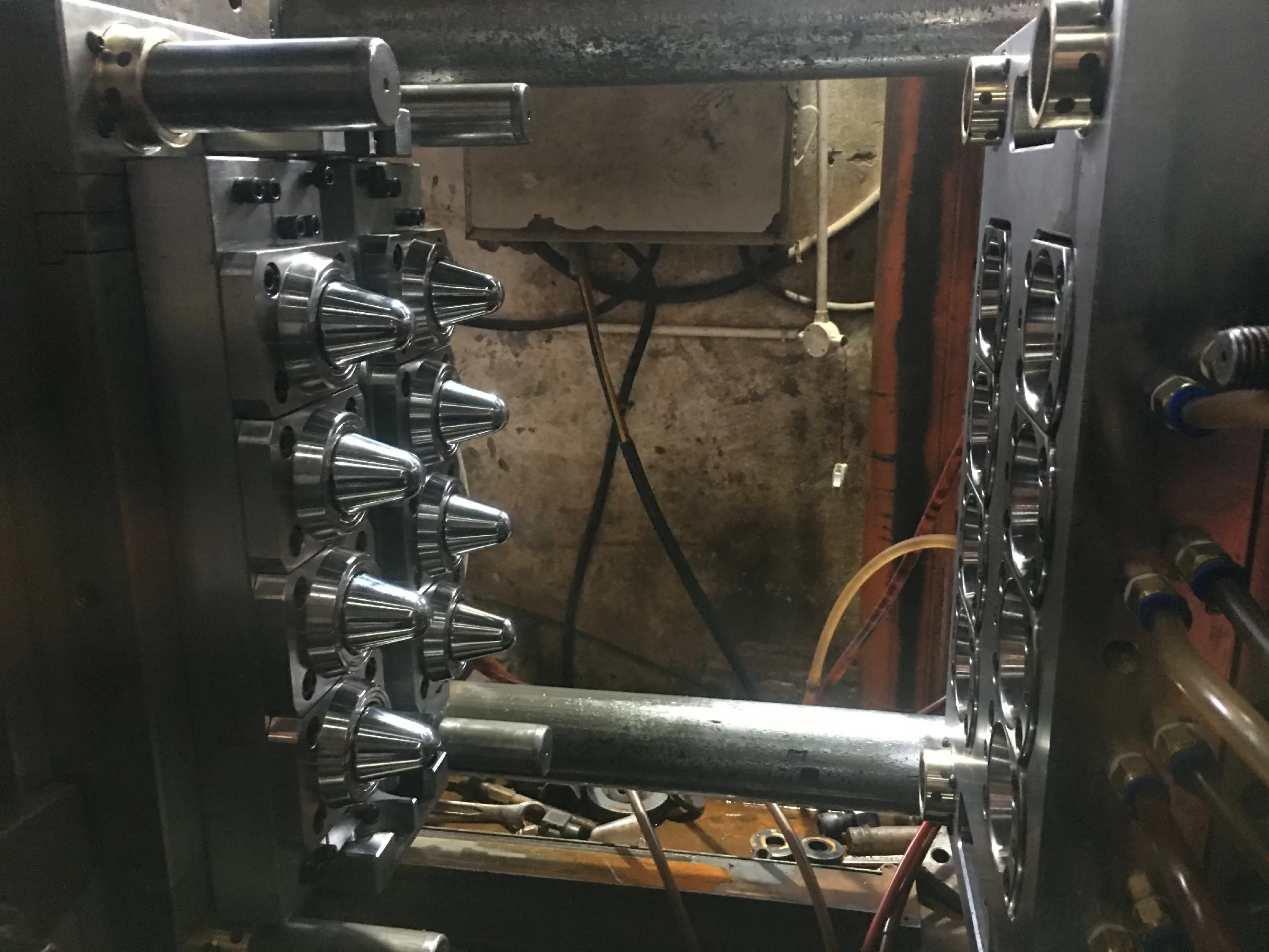 8cavity PET preform pet jar mold hotrunner