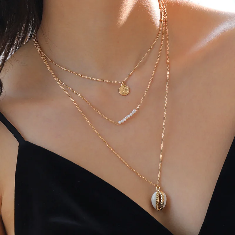Retro Middle Ages Queen Elizabeth Portrait Coin Necklace Natural Shell Pearl Gold Plated Layered