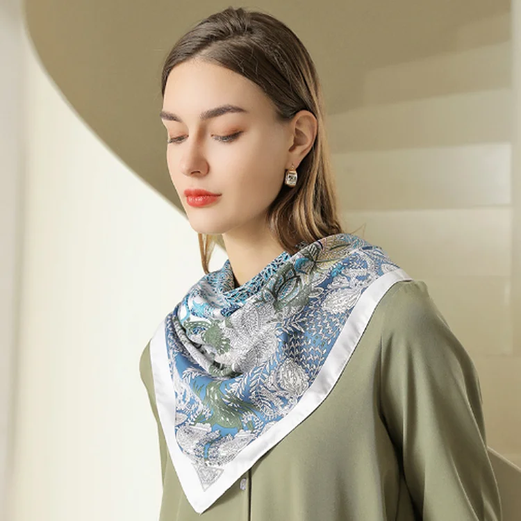 Женский квадратный платок с принтом под заказ 90x90