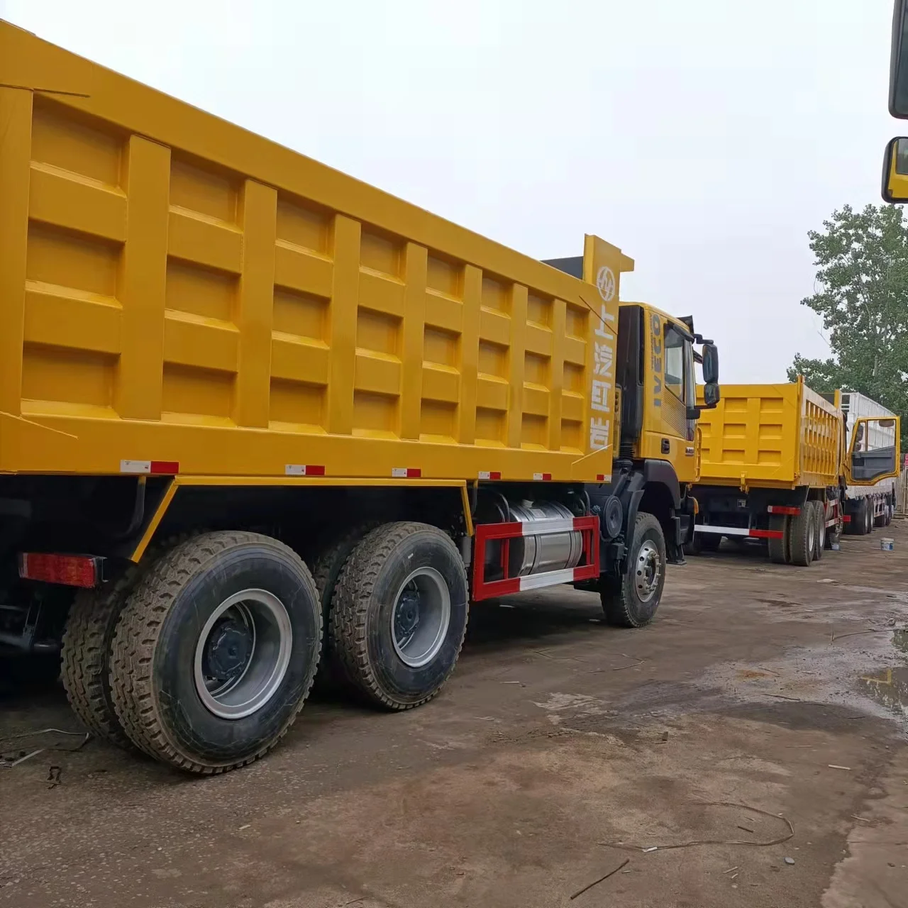 Продажа самосвала IVECO Hongyan 6x4 сделано в