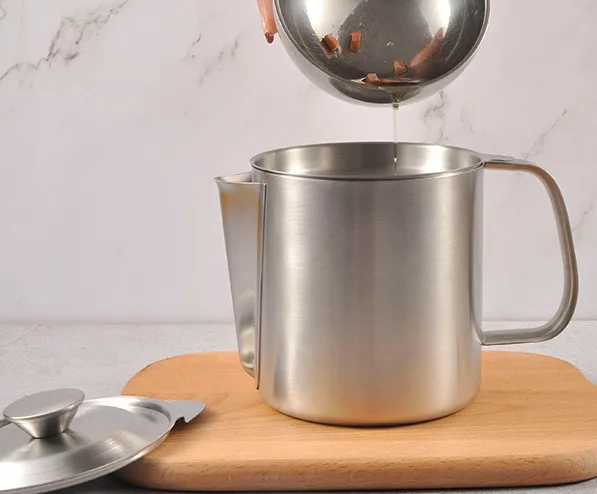 Hot selling stainless steel kitchen health multi-function oil cans directly shipped oil filter pot kitchenware small gadgets