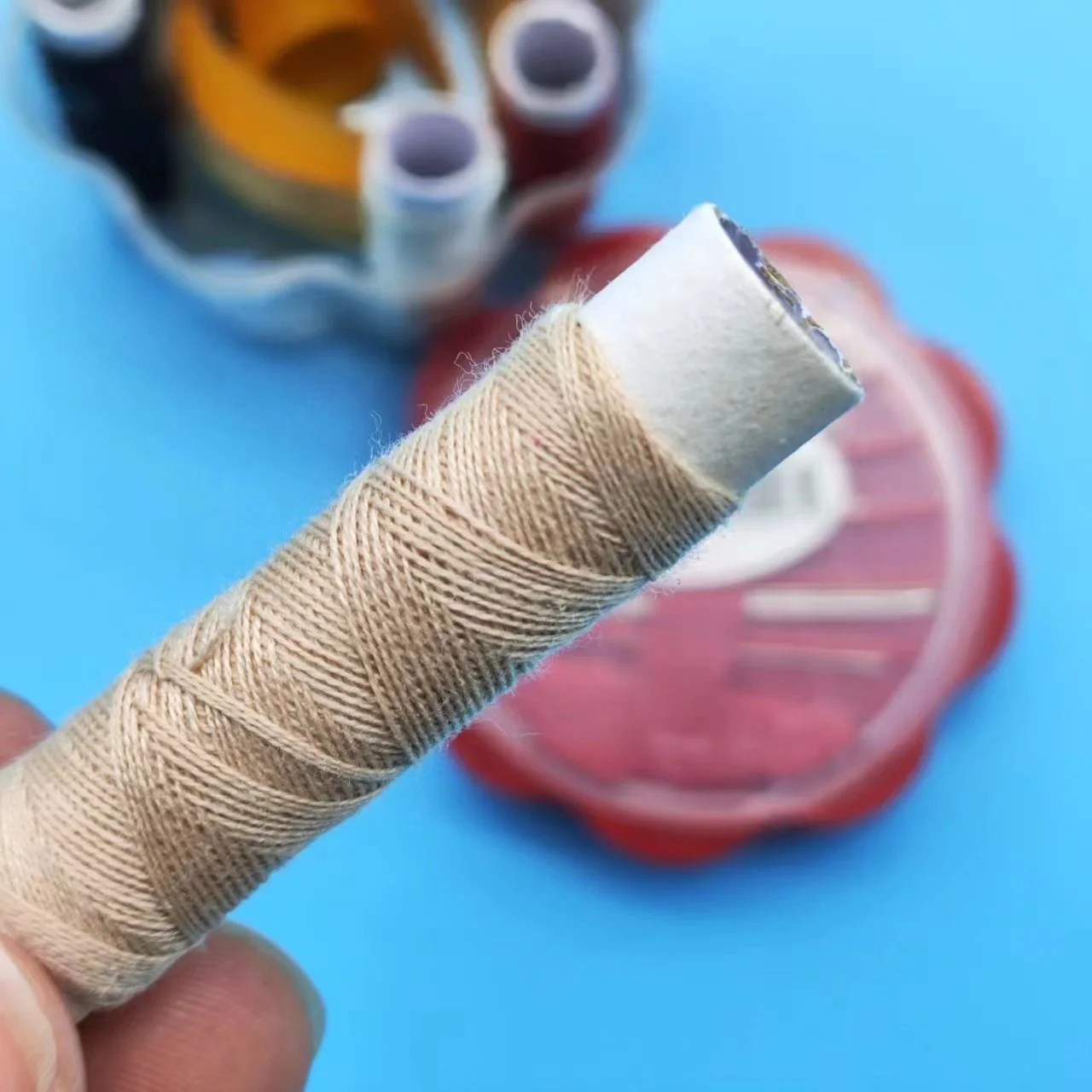 High Quality Hand-sewn Sewing Kit Gift Tape Measure Thimble Needle & Thread Treasure Box Elderly Sewing Box Set Sewing Tool Set