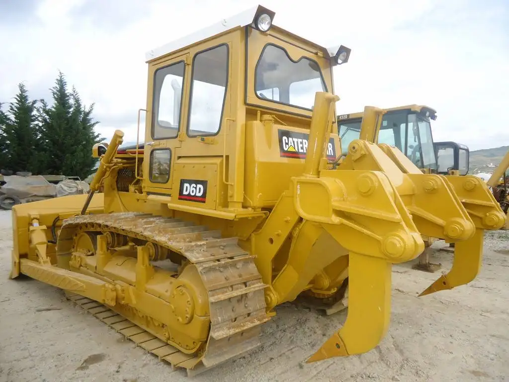 Japan made CAT D6D Crawler bulldozer ,Caterpillar D6D used cheap tracked dozer in Shanghai China