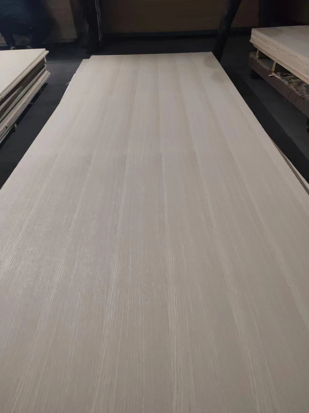 Linyi hot sale 3mm-30mm  4 ft x 8 ft Imported Red Oak Plywood Cabinets grade board