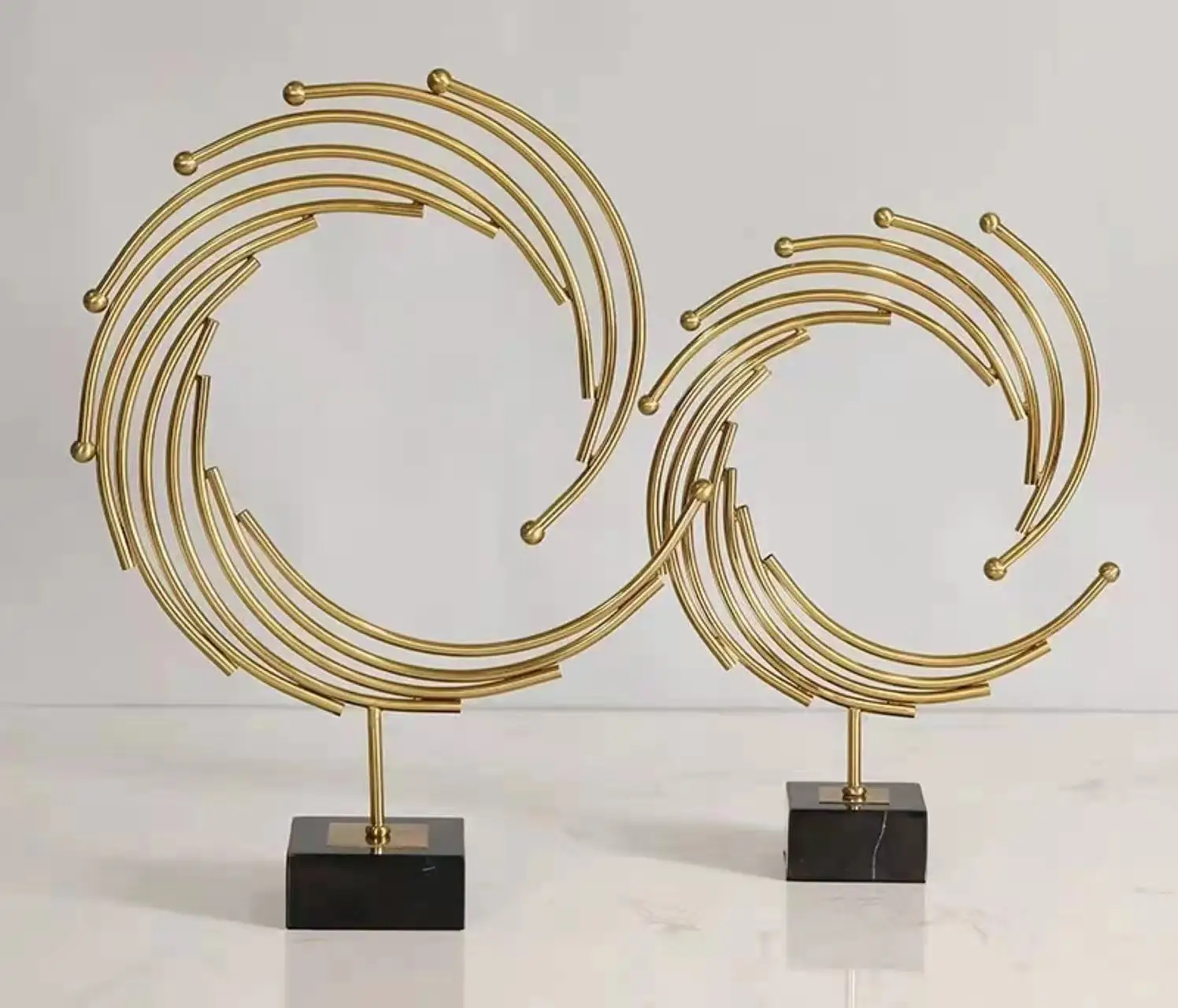 Creative guangzhou metal other home decor luxury living room furniture showpiece marble gift gold windmil