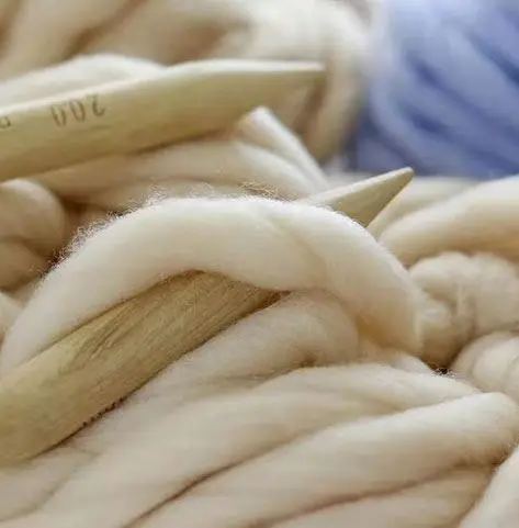 Nuanlu  Chunky Chenille Yarn Giant Arm Knitted Blanket Soft Baby Yarn multicolor In Stock