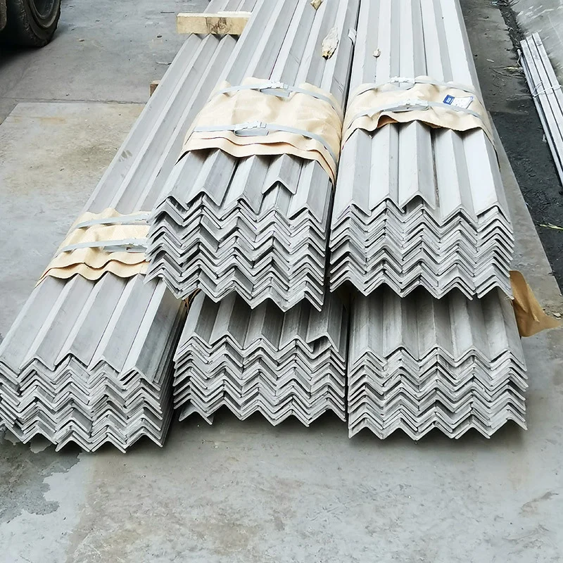 Горячеоцинкованная равная неравная угловая железная стальная Угловая штанга A36 горячекатаная углеродистая