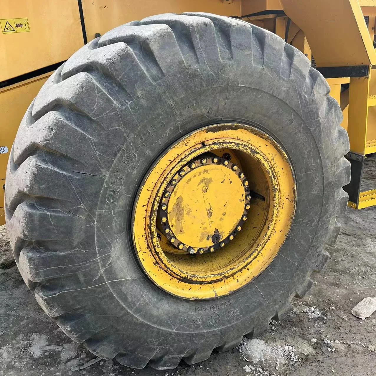 high quality used volvo L120 L150G L105 wheel loader earthmoving 3ton front end wheel loader for sale in shanghai China