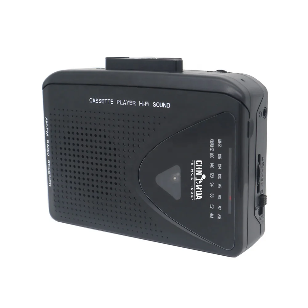 Популярный классический проигрыватель кассеты с разъемом для наушников и USB-зарядным устройством