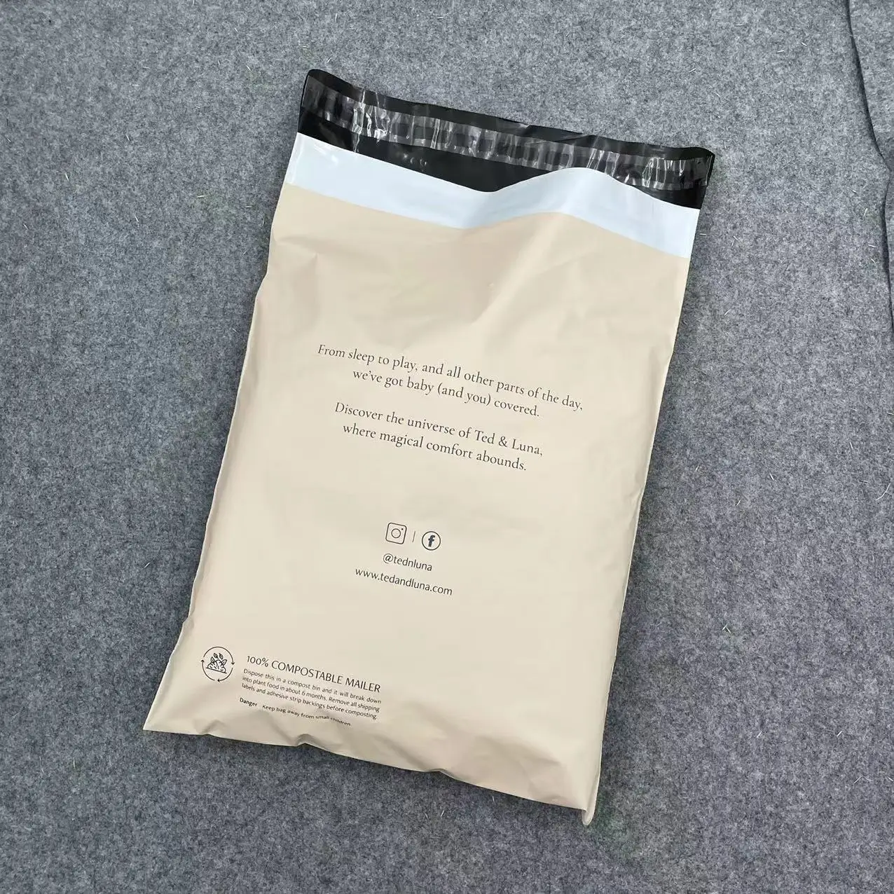 Custom Printed Logo Color Plastic Polymailer Courier Shipping Bags Flyer Bag Clothing Poly Mailers Shipping envelop Mailing Bags