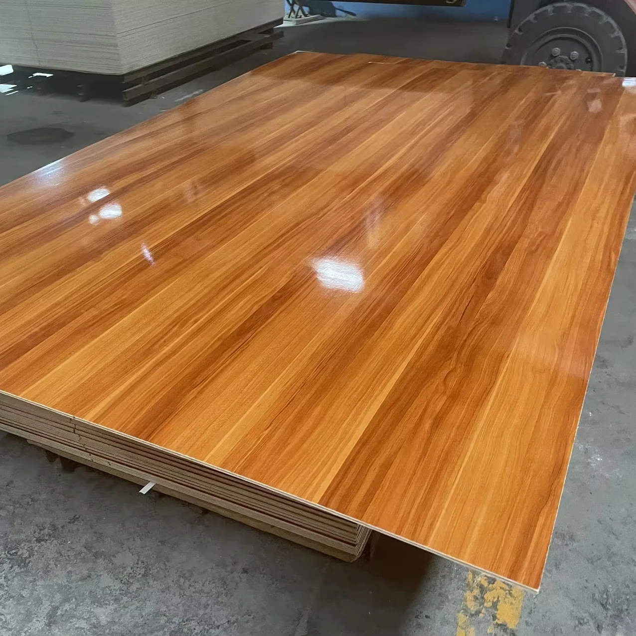 Высокоглянцевый УФ-меламин МДФ/Фанера/ДСП 1220*2440 2-22 мм для мебельной фабрики