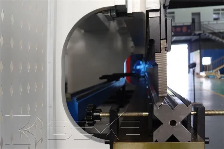 WC67K nc control 160t5000mm servo bender press brake machine with Iro sheet TP10S bending machine