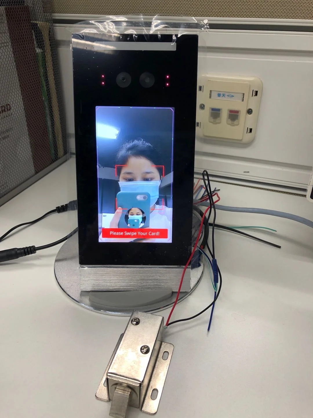 5 inch Plastic Face Recognition Camera with NFC card reader 13.56MHZ for access control